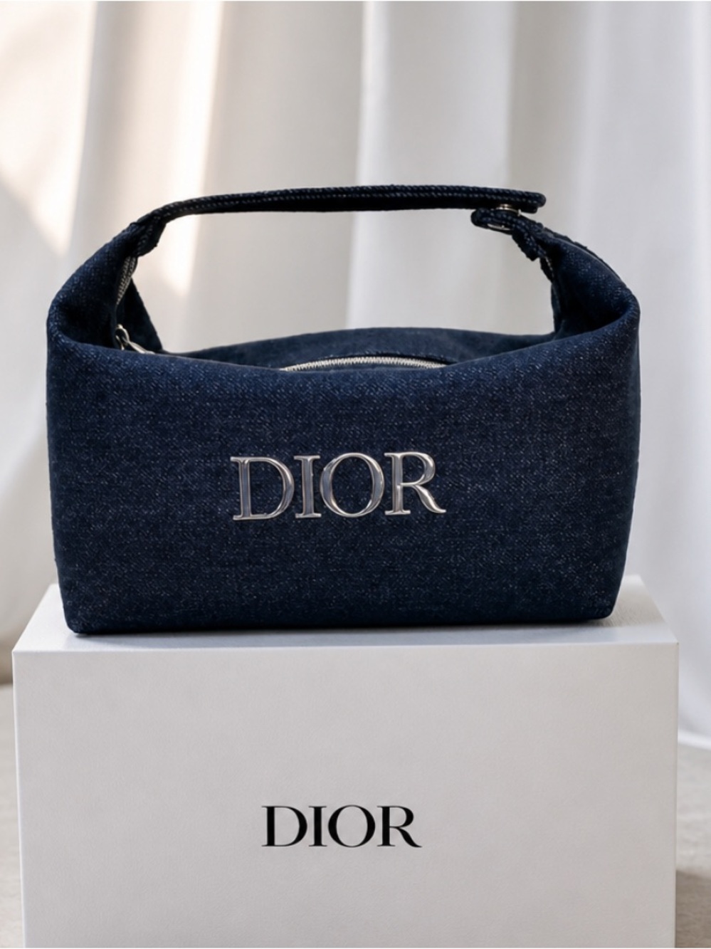 DIOR DENIM HANDLE POUNCH 2026
